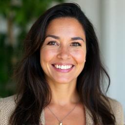 Retrato de Ana Gutiérrez, cofundadora sonriendo